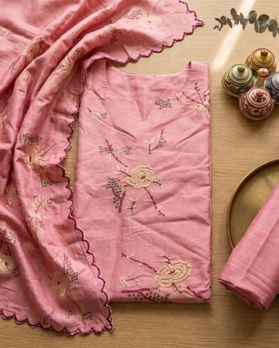 Rose Blush Hand-Embroided Muslin silk With Scalloped Dhupatta
